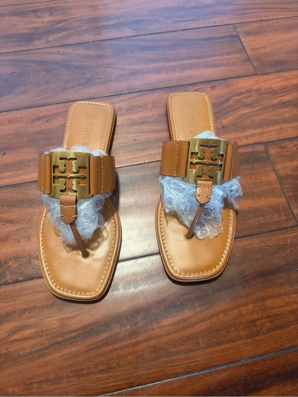Tory Burch Leather Logo sandals sizes 10.5 great condition